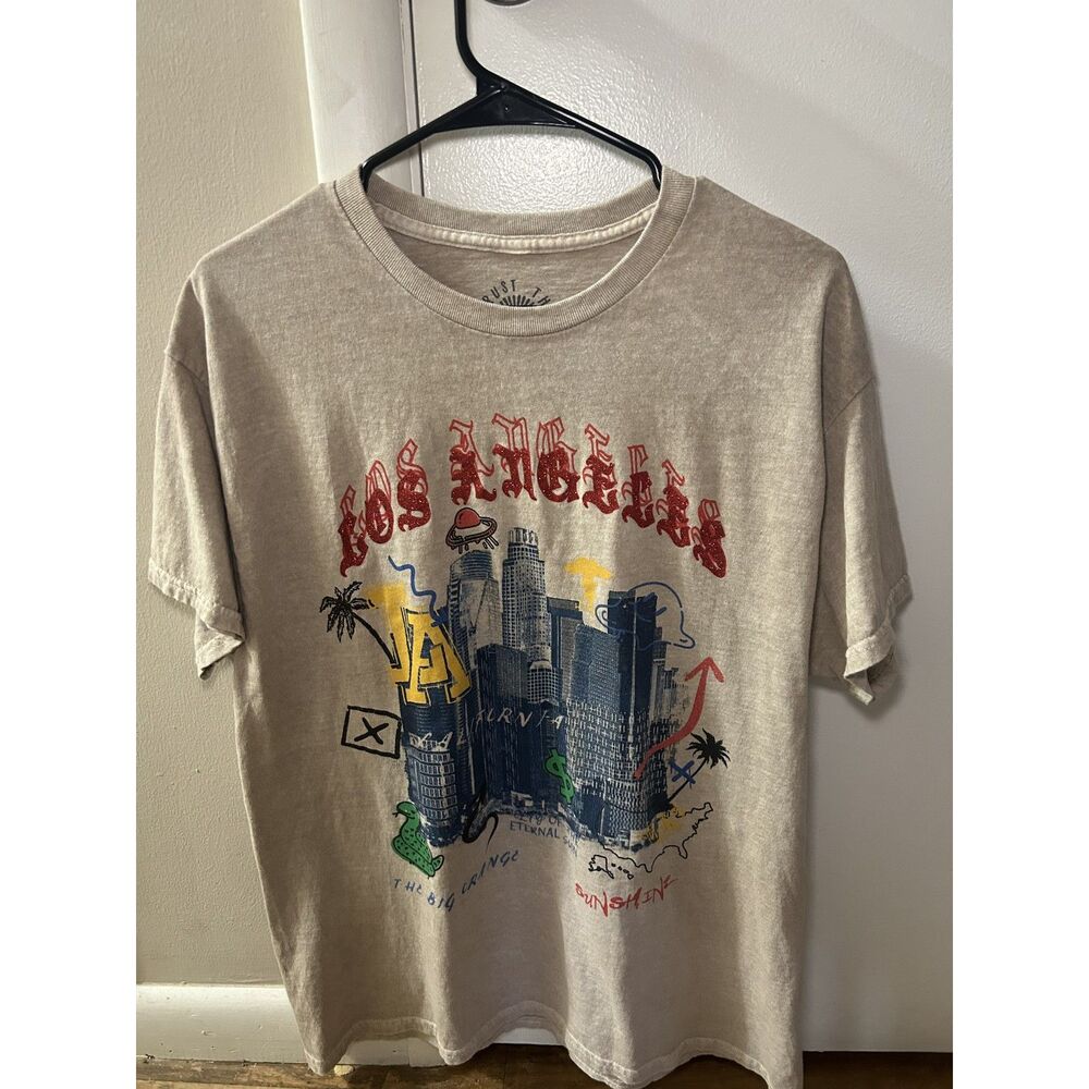 Trust The Universe Los Angeles Graphic Tee L Tan Y2K Cyber Red Glitter Script